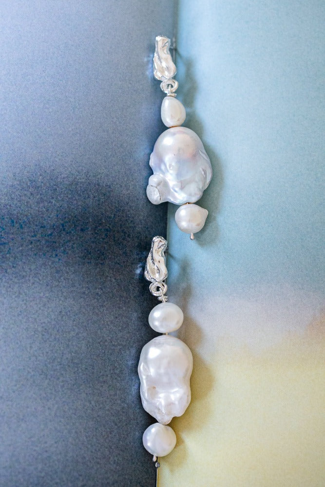 Classic Pearl Earrings 01