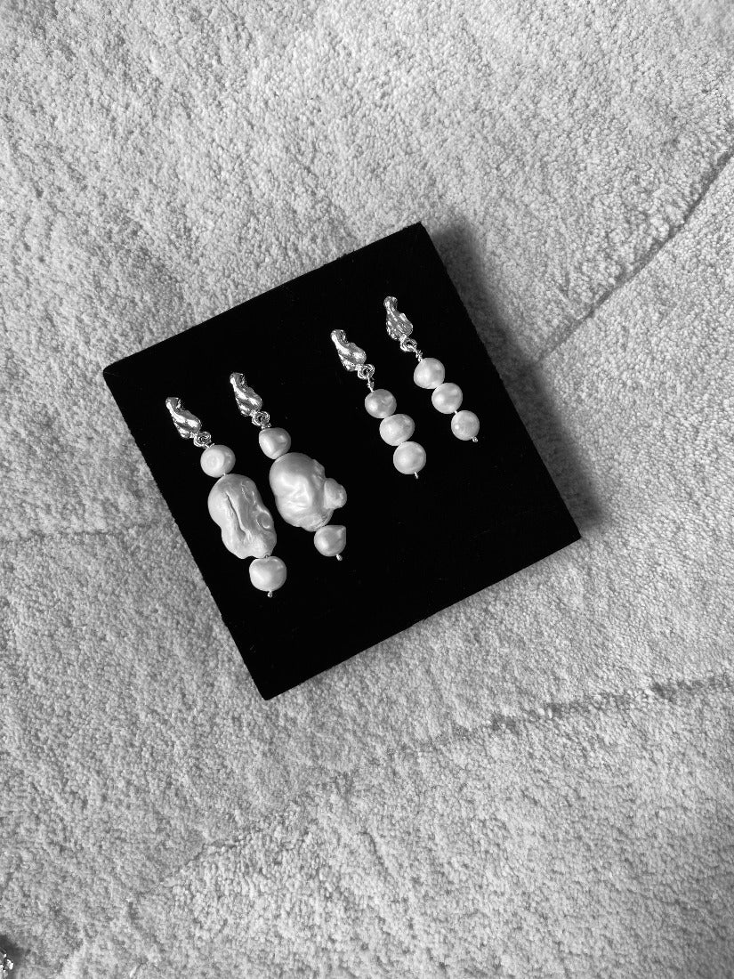 Classic Pearl Earrings 01