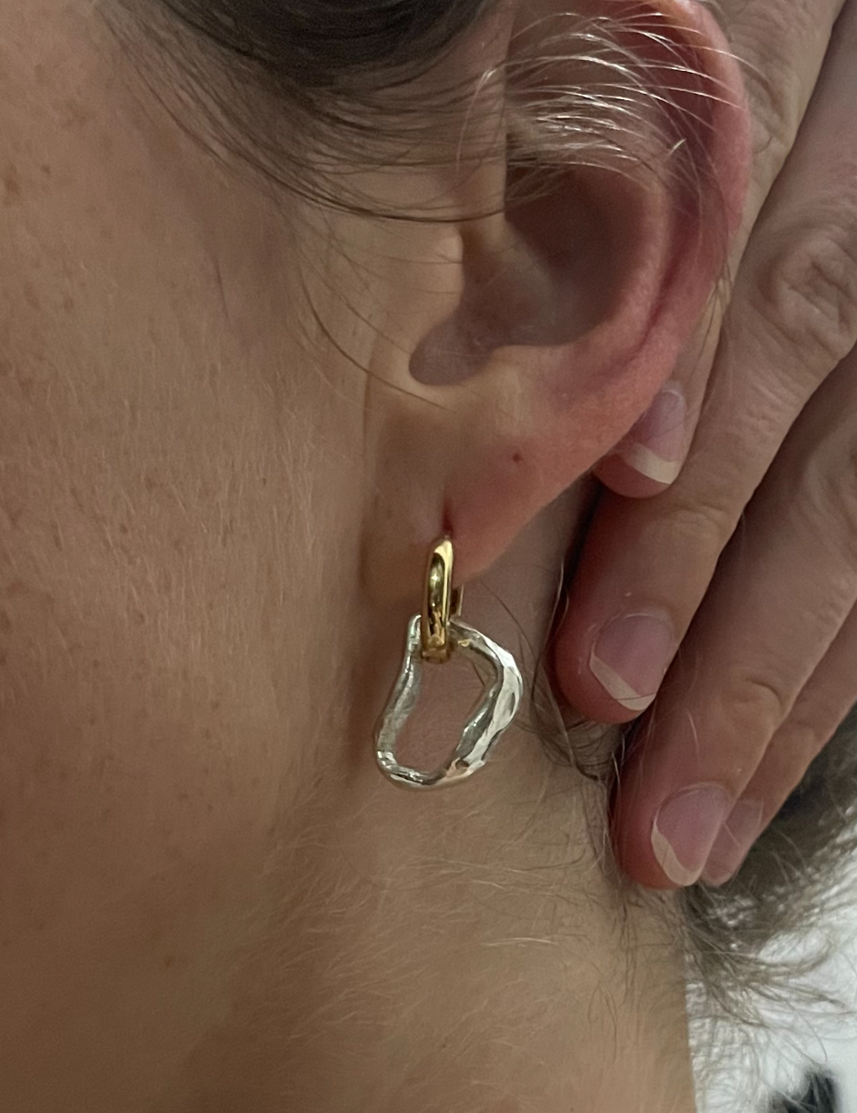 Classic Link Earrings 02